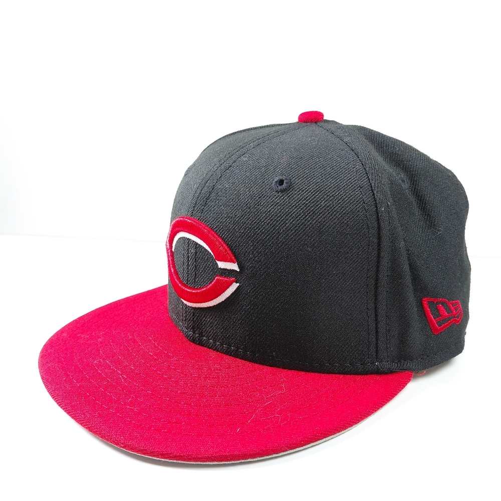 New Era 59FIFTY MLB Cincinnatti Reds Bkack Red Fitted Hat Cap Wool Size 7